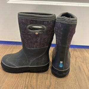 Bogs Black and Gray Kids Rain Boots - Size 12